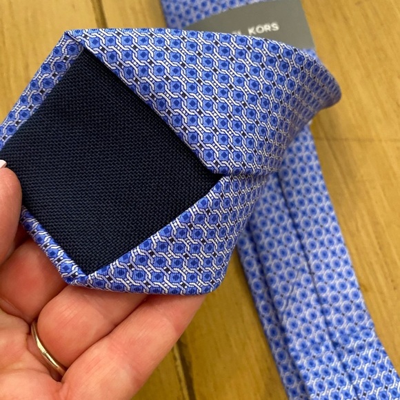 Michael Kors Blue Patterned Men's Tie NEW - Picture 6 of 9